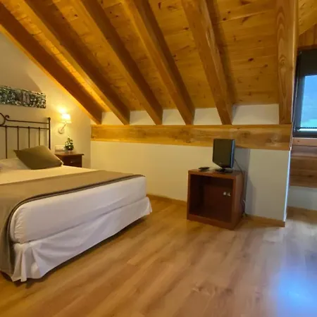 Hotel Roca Blanca 3*