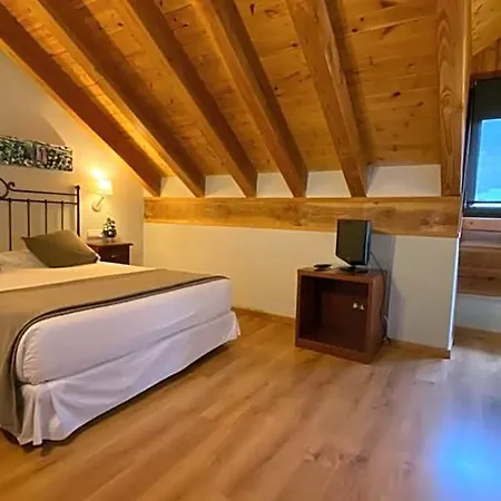 Roca Blanca Hotel Espot
